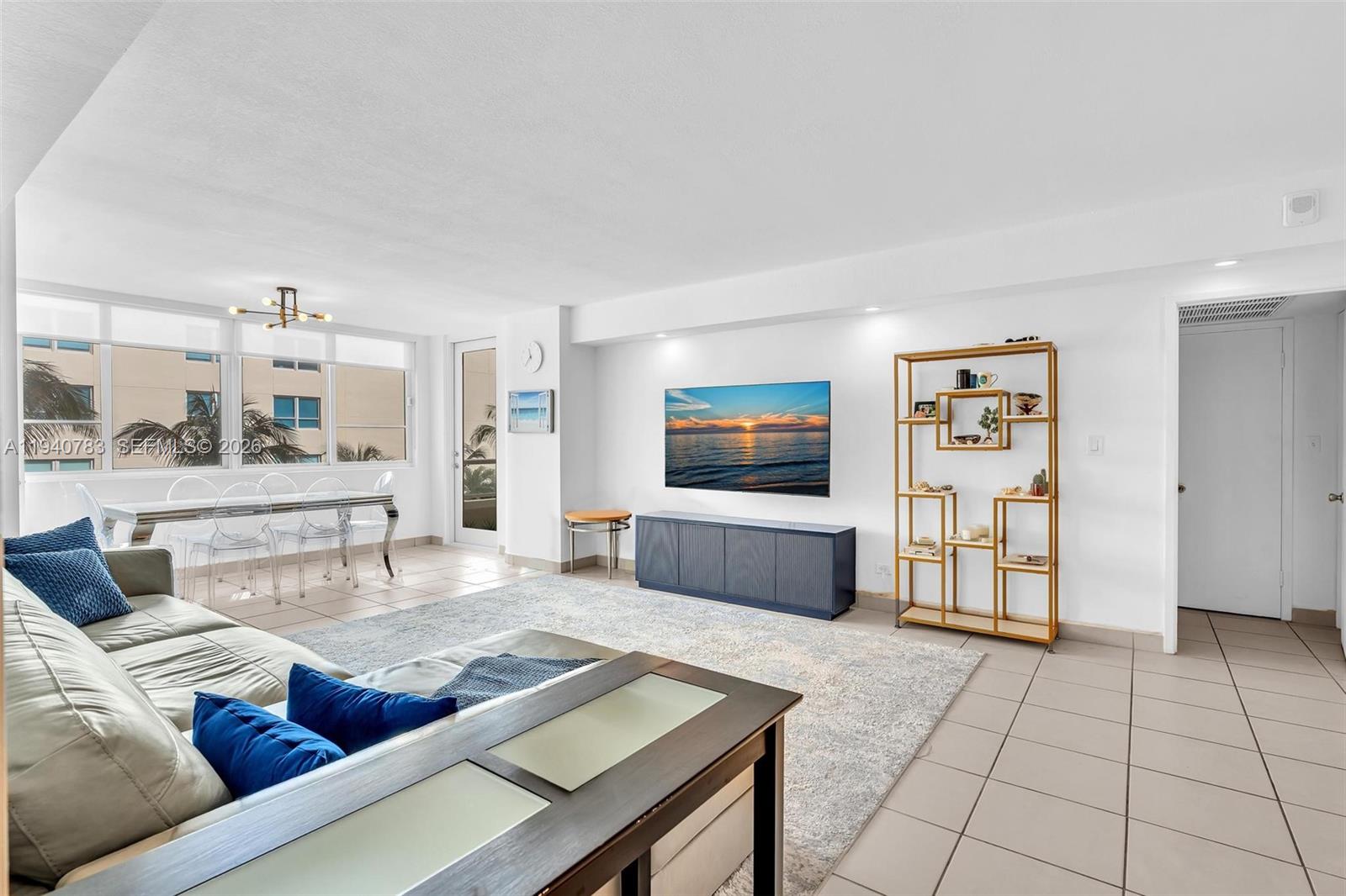 5005 Collins Ave #824 Miami Beach, FL 33140