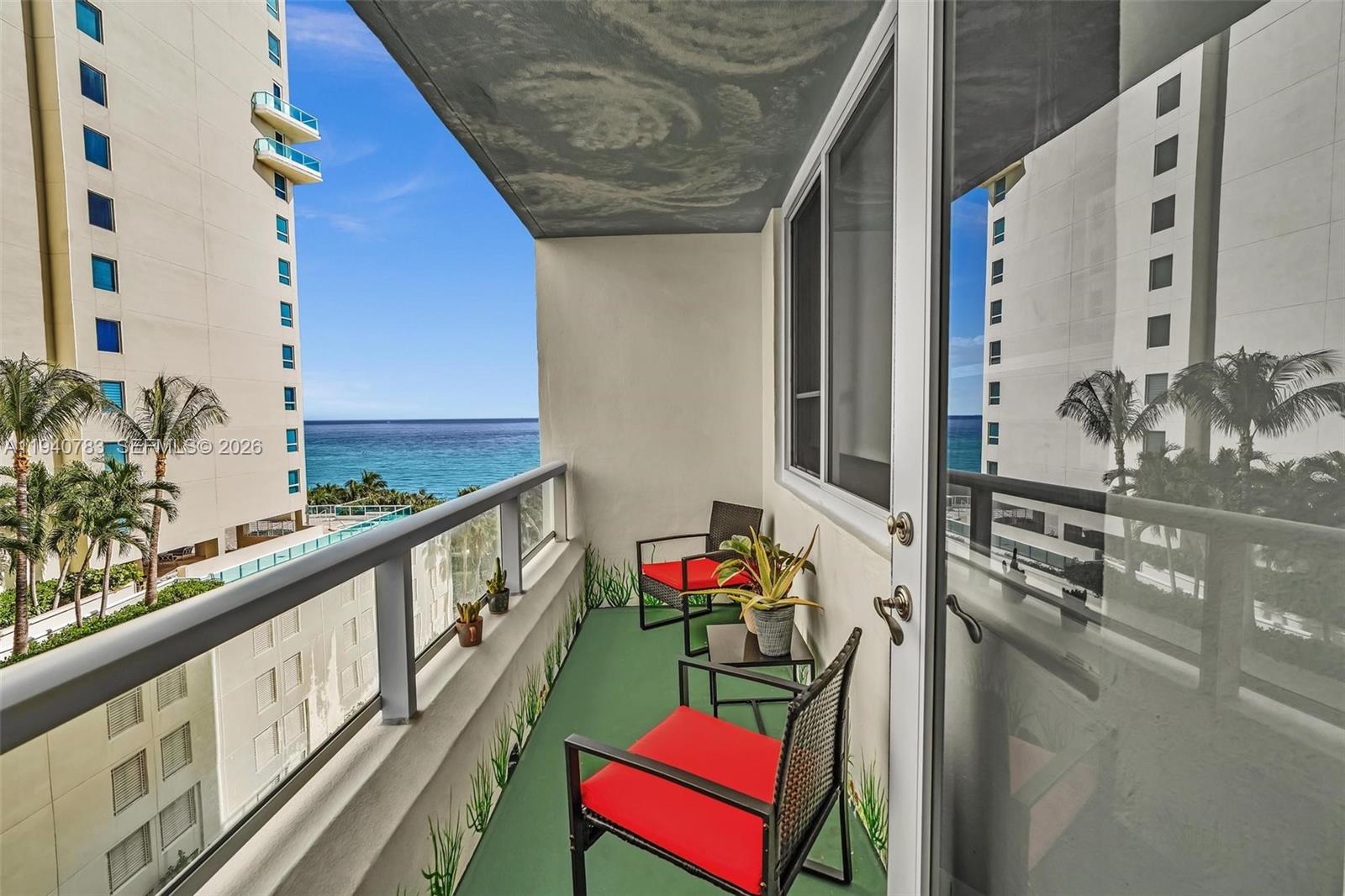 5005 Collins Ave #824 Miami Beach, FL 33140