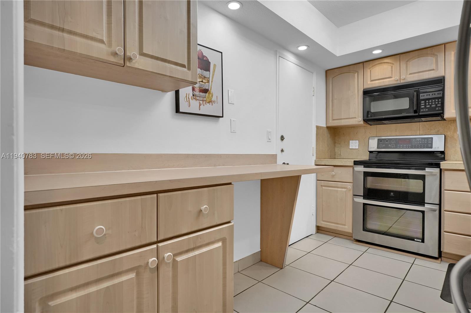 5005 Collins Ave #824 Miami Beach, FL 33140