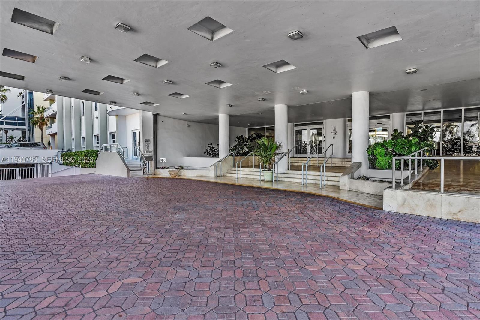 5005 Collins Ave #824 Miami Beach, FL 33140