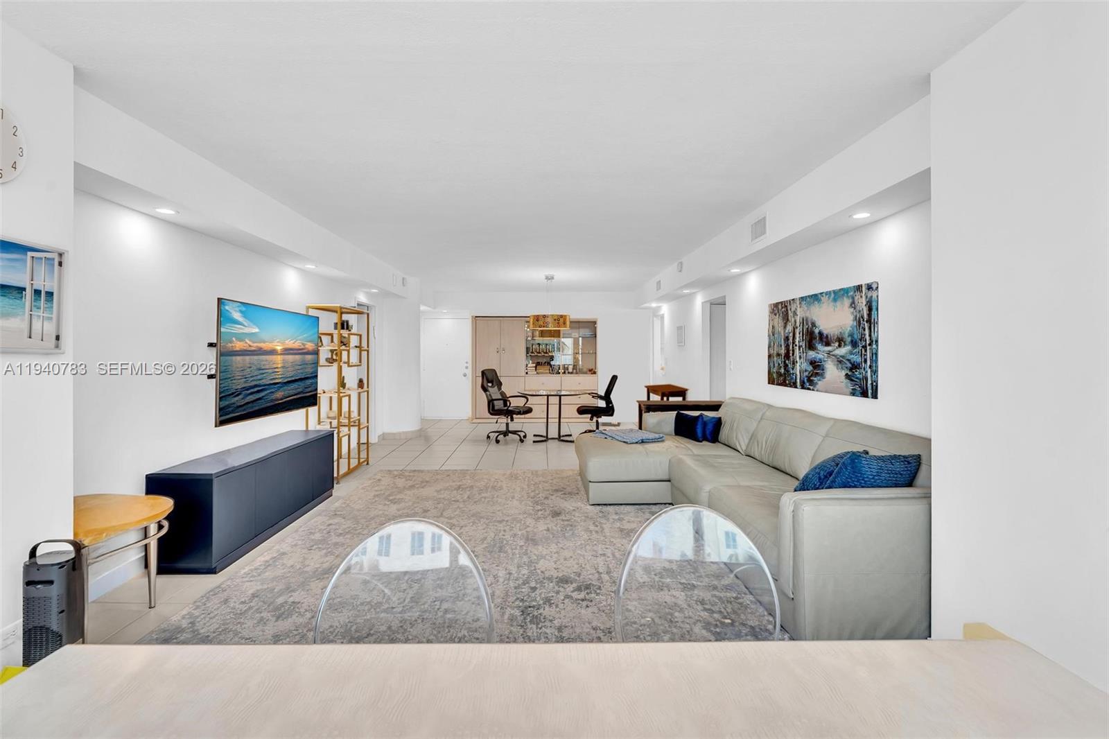 5005 Collins Ave #824 Miami Beach, FL 33140