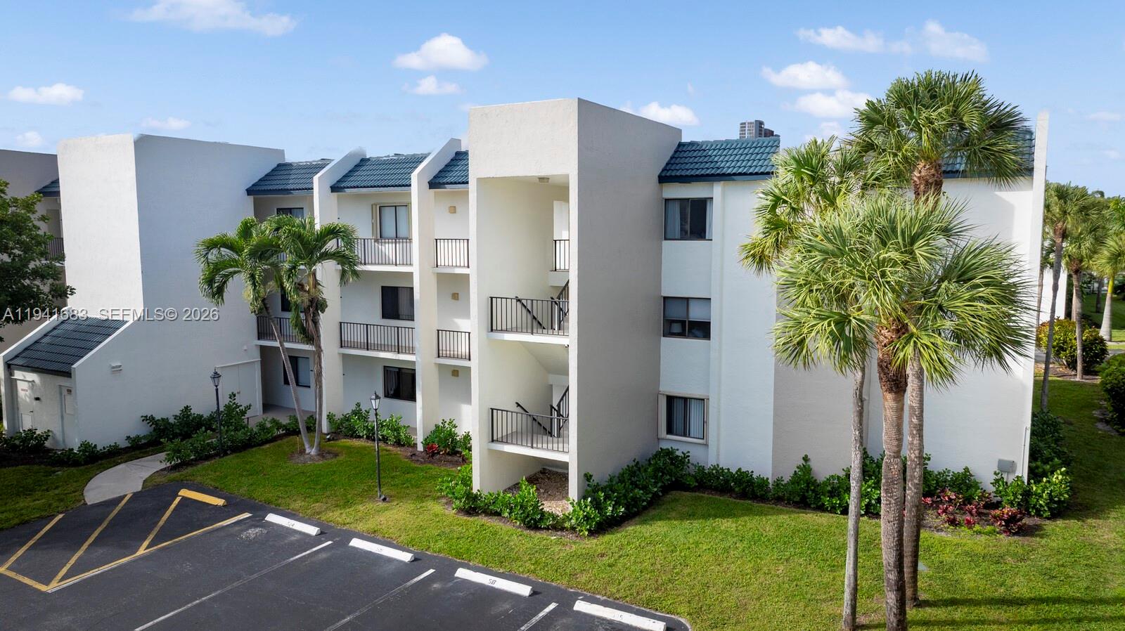 1605 S Us Hwy 1 #V6-102