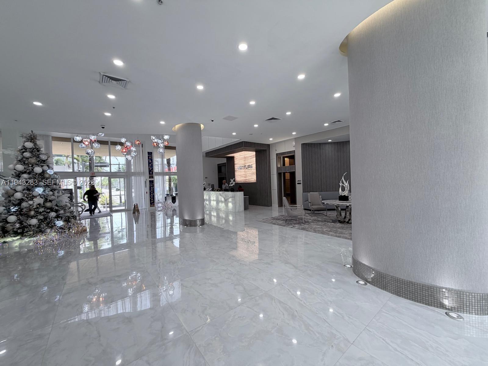 image Venture At Aventura15