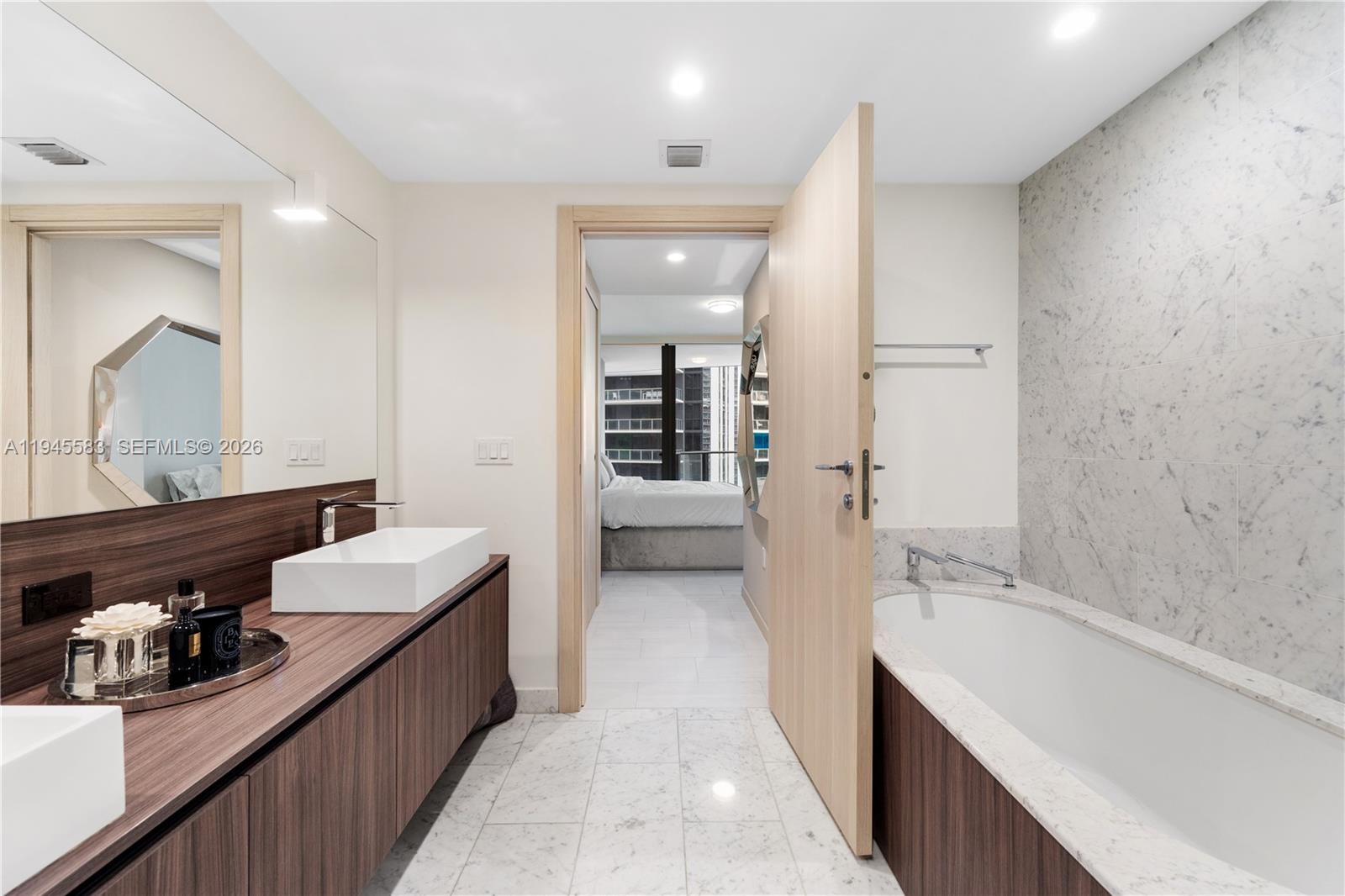 image Brickell Flatiron16