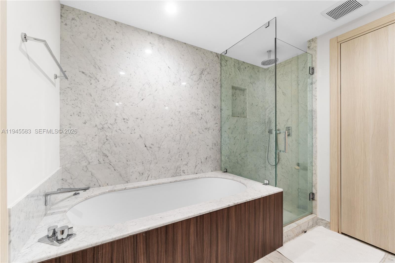 image Brickell Flatiron18