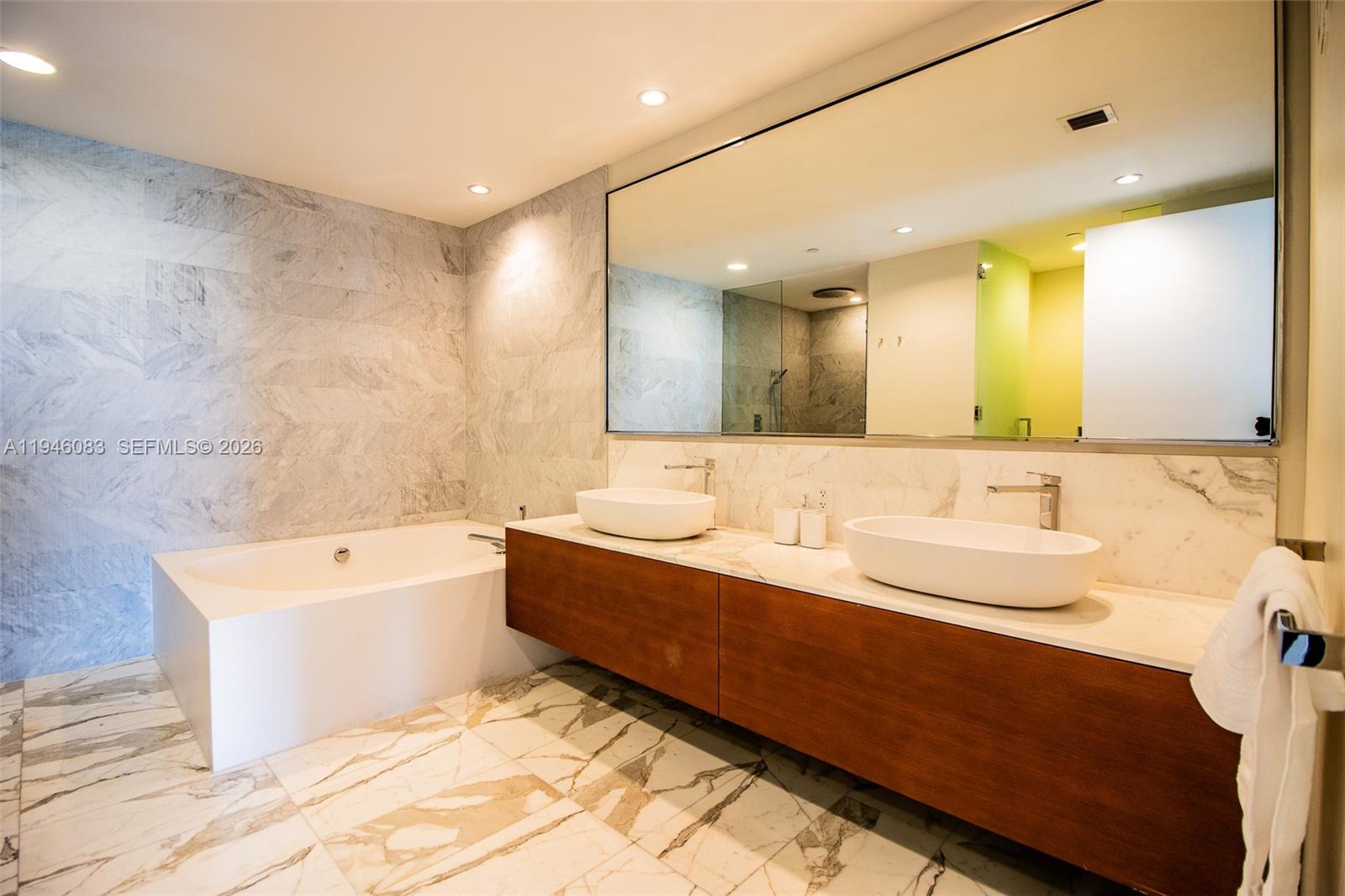 10203 Collins Ave #302 Bal Harbour, FL 33154