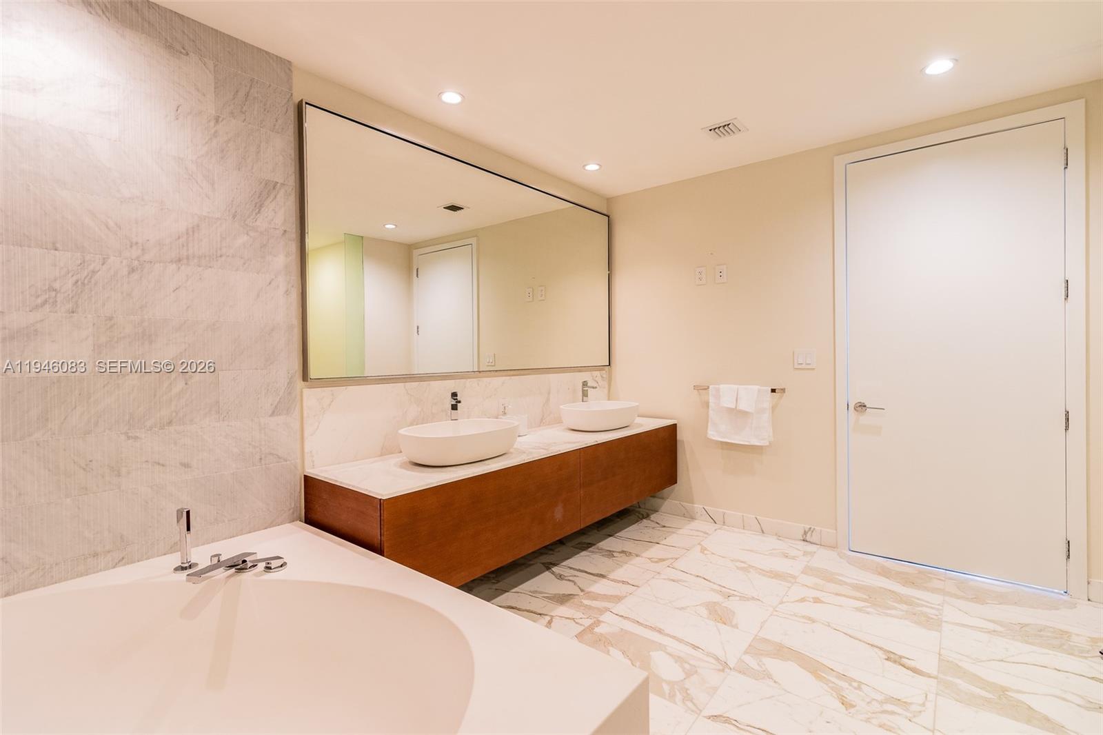 10203 Collins Ave #302 Bal Harbour, FL 33154