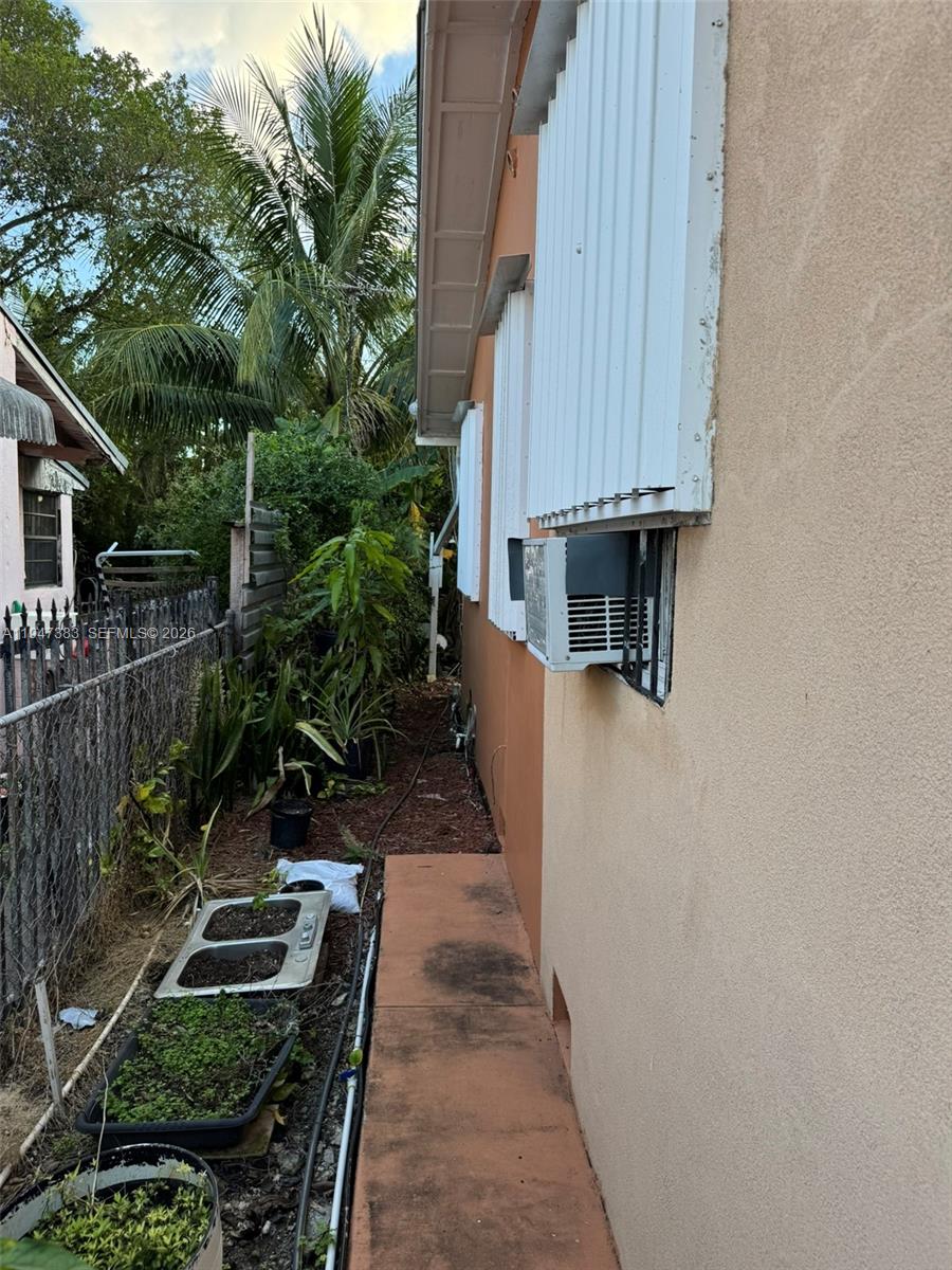 790 NW 76th St Miami, FL 33150