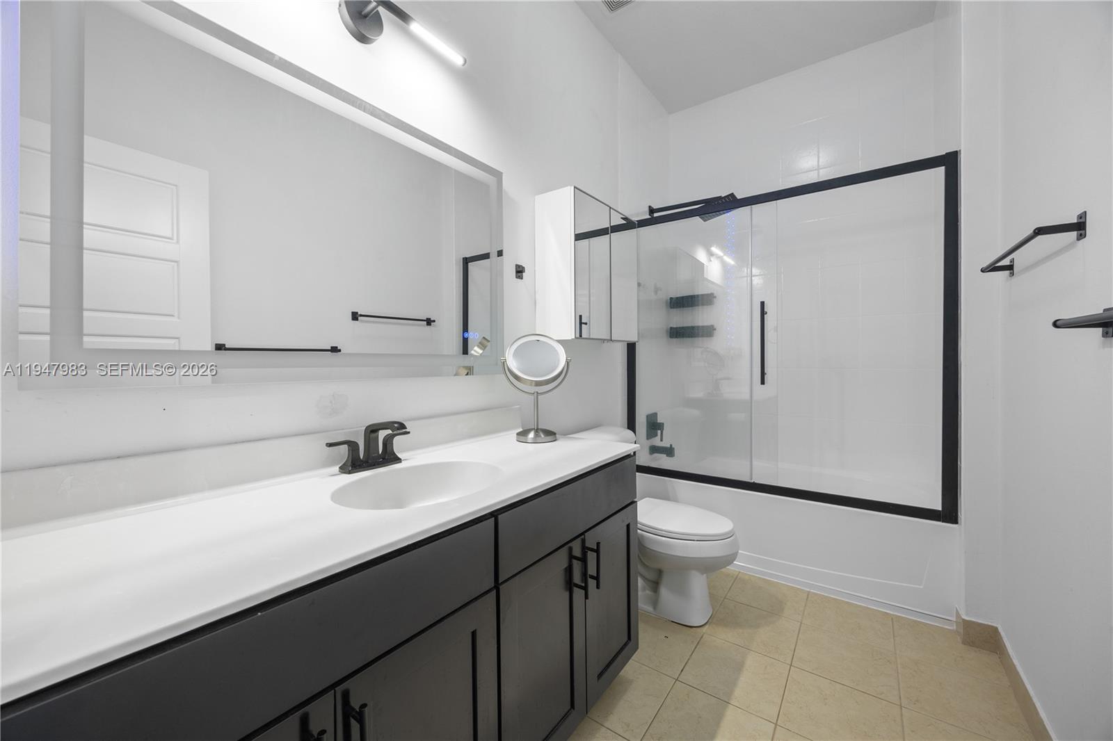 658 NE 193rd Ter Miami, FL 33179