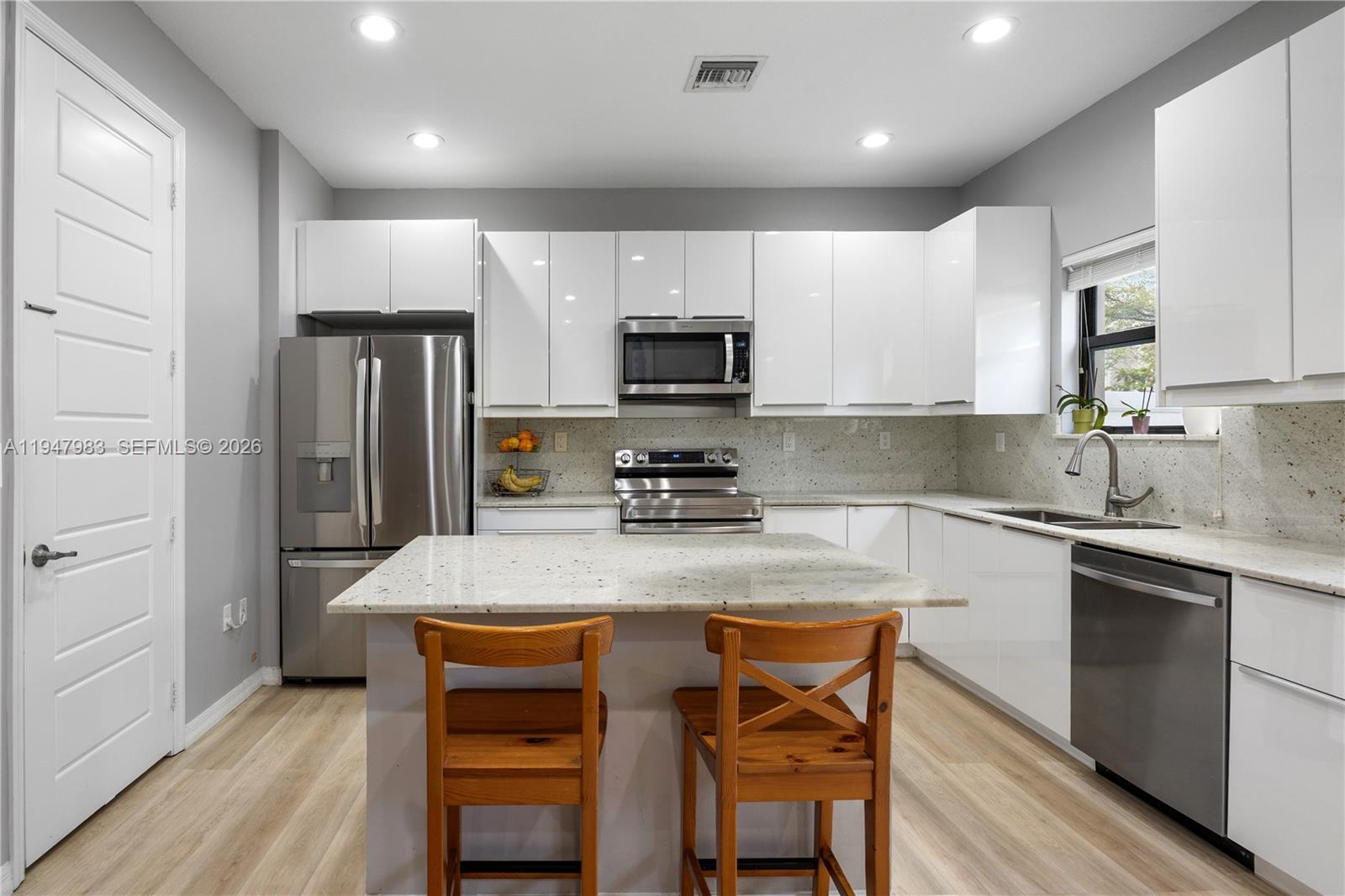 658 NE 193rd Ter Miami, FL 33179