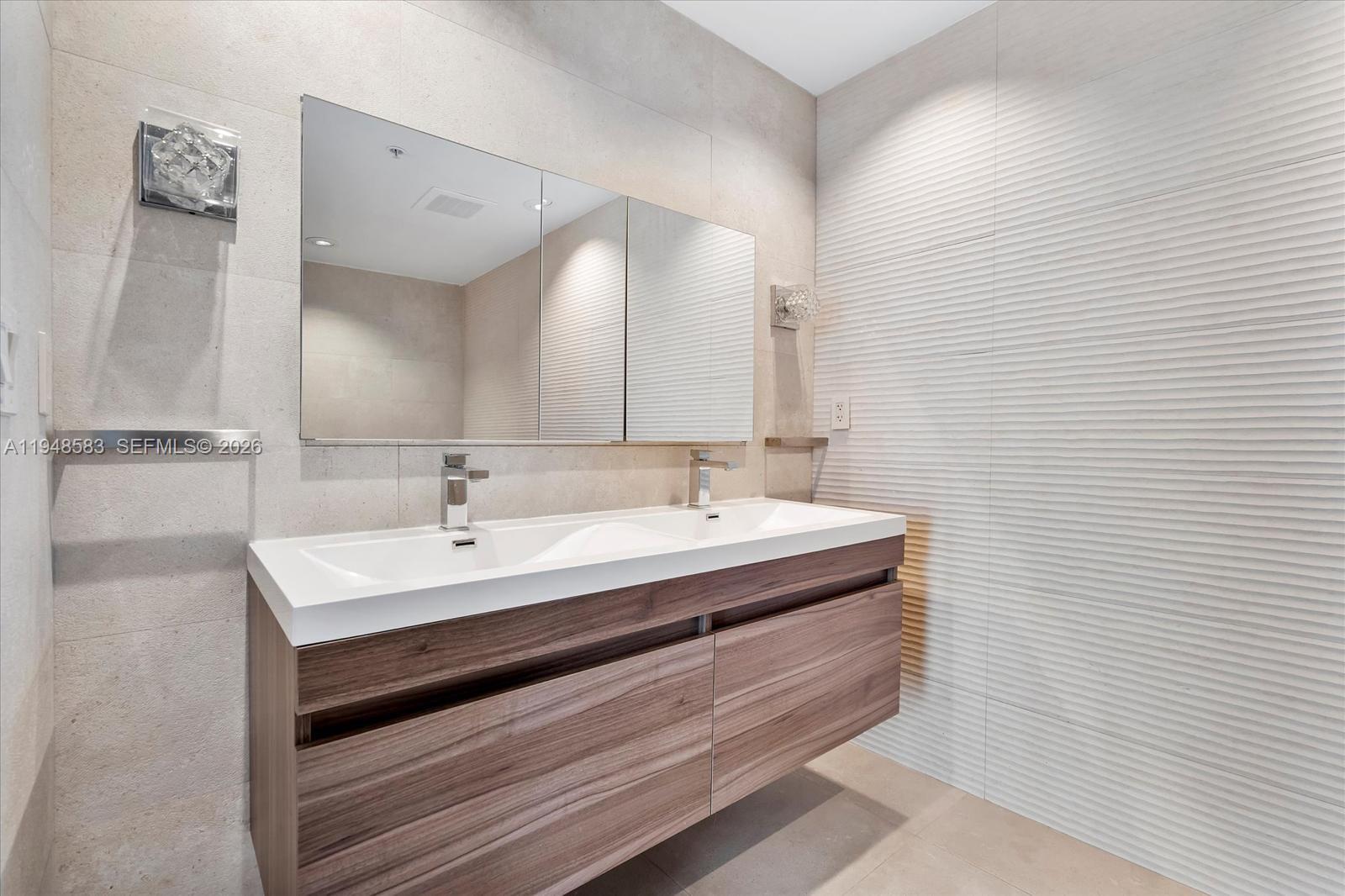 image Blue on the Bay14