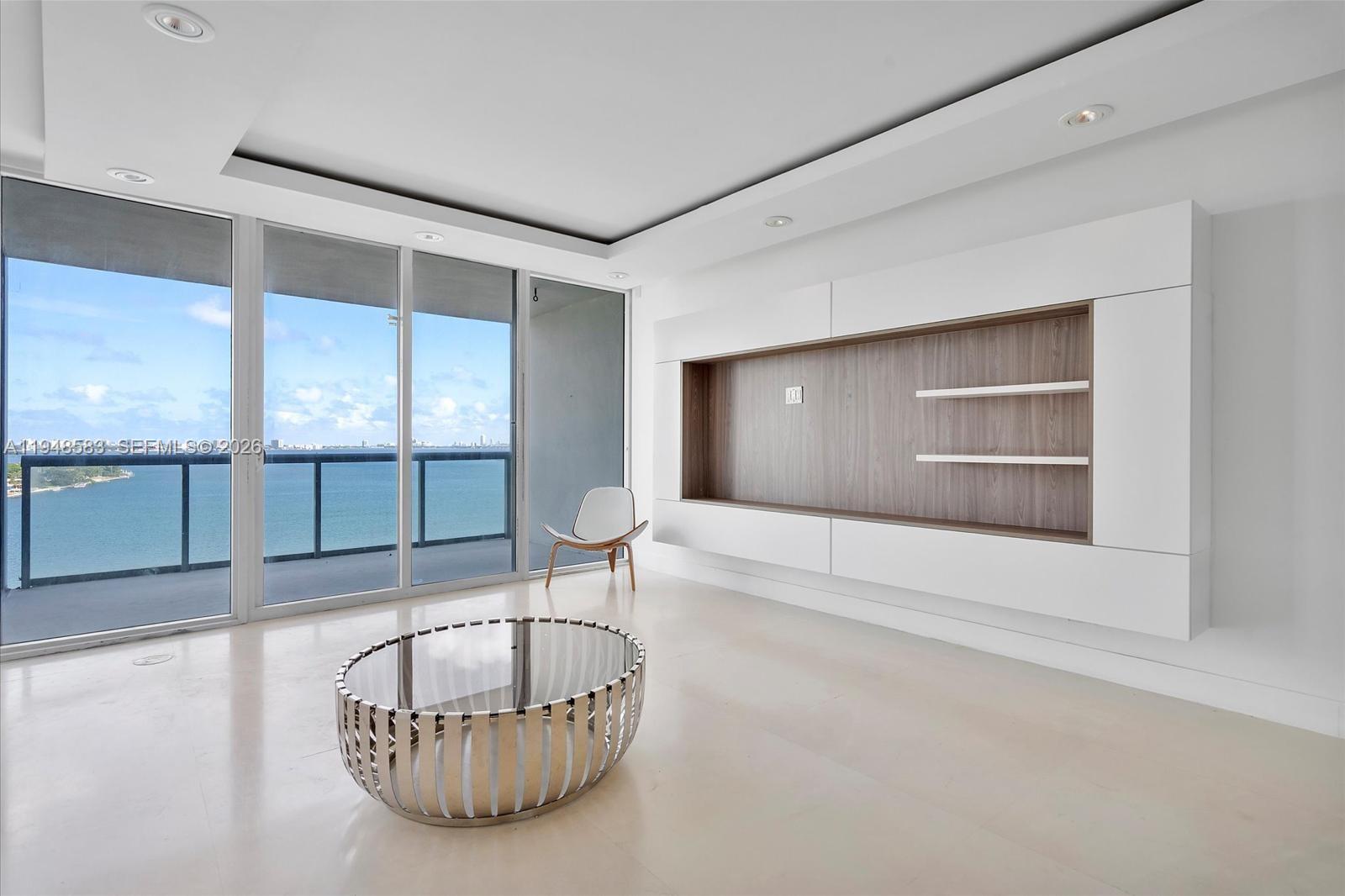 image Blue on the Bay15