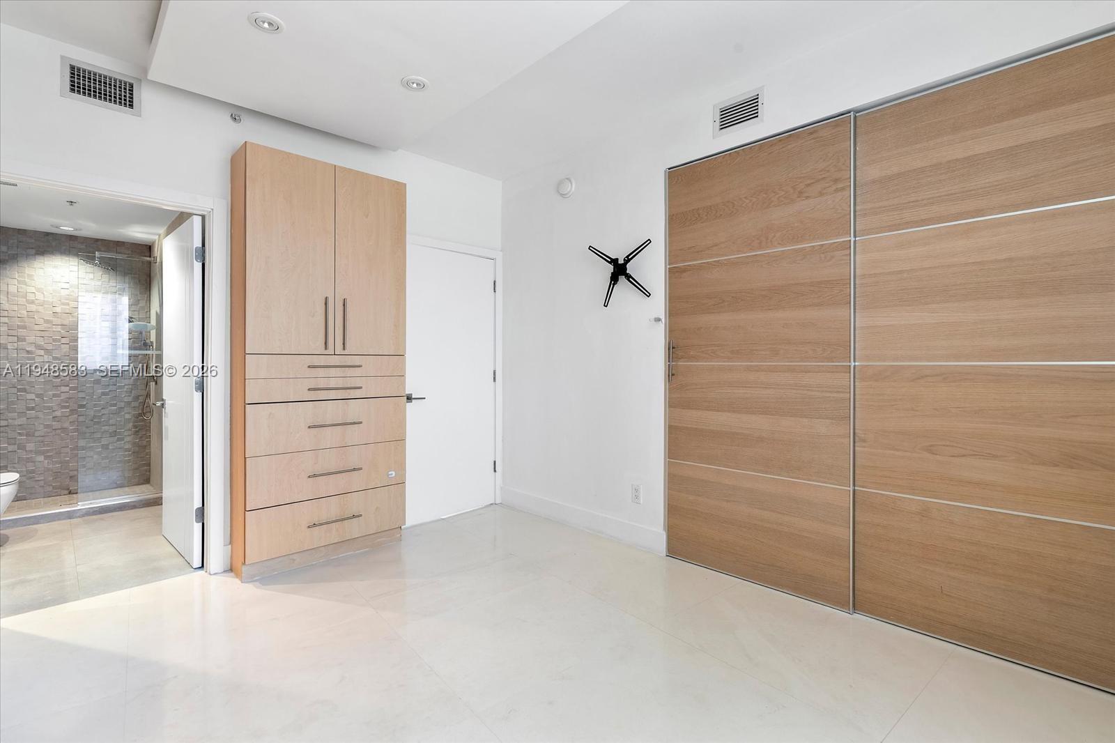 image Blue on the Bay25