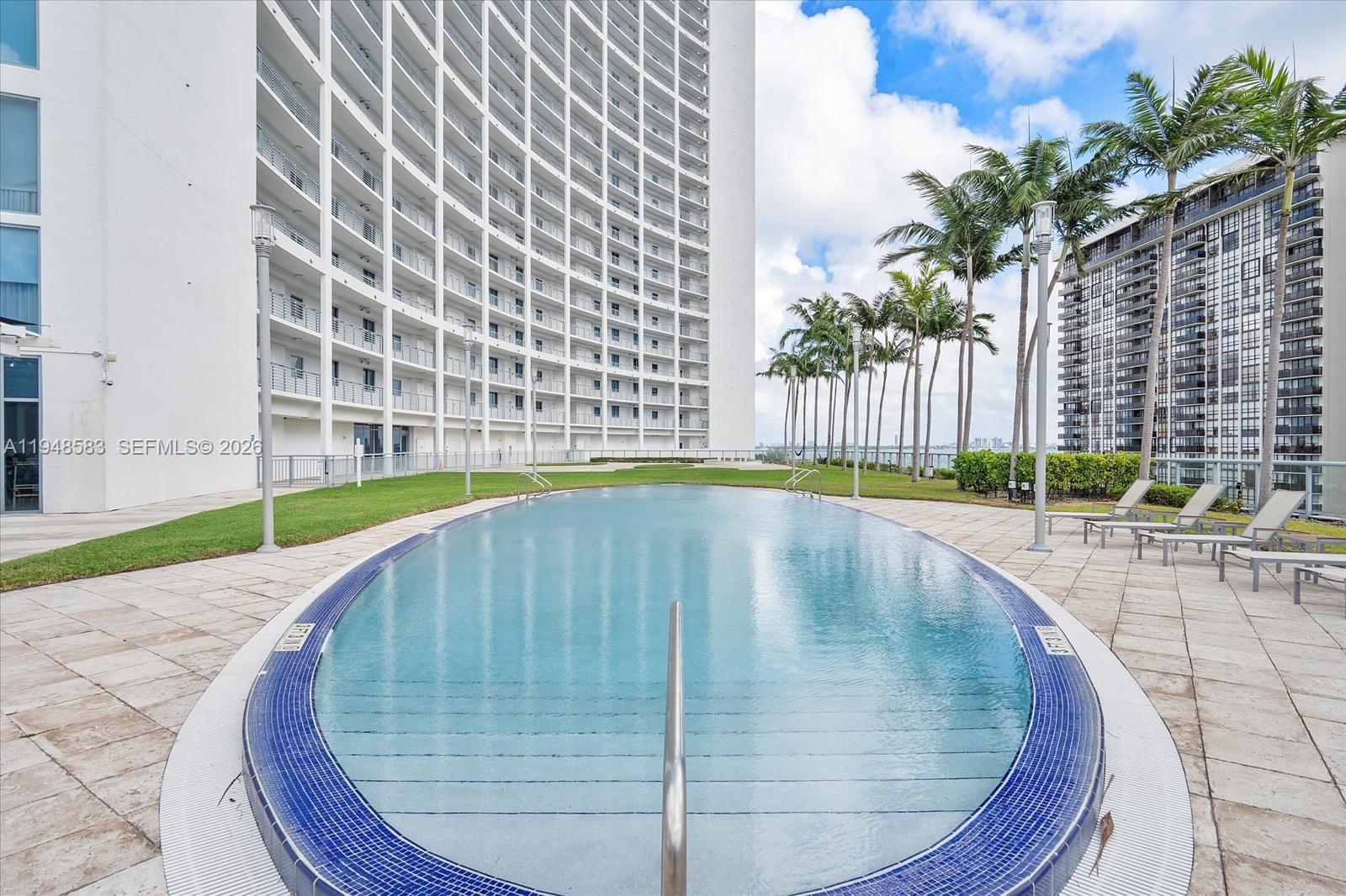 image Blue on the Bay43