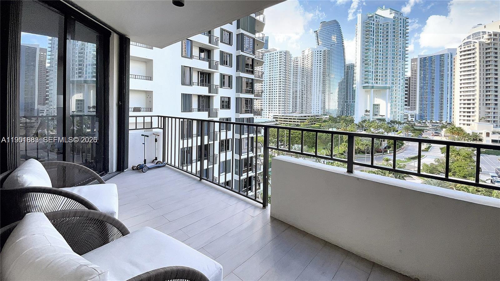 image Brickell Key One16