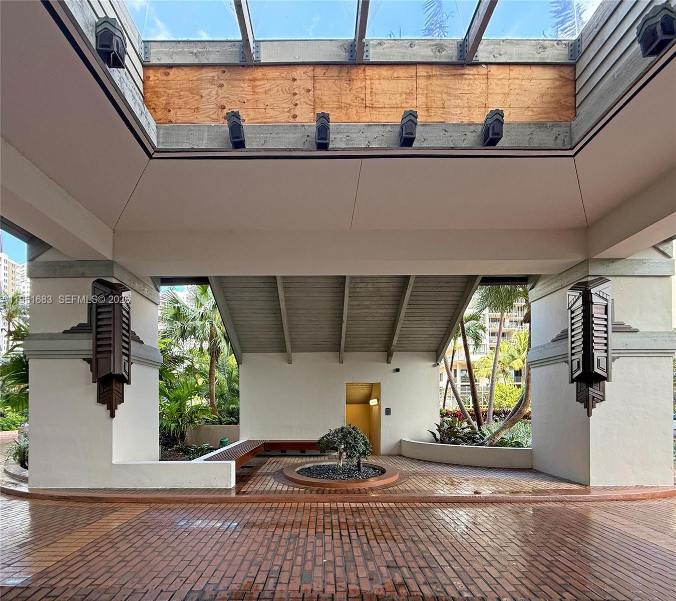 image Brickell Key One31