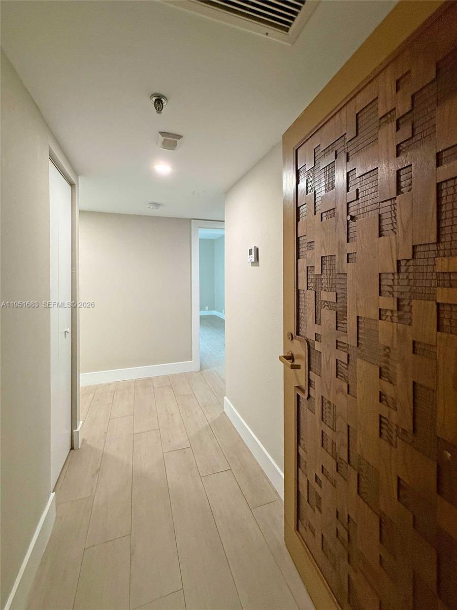 image Brickell Key One33