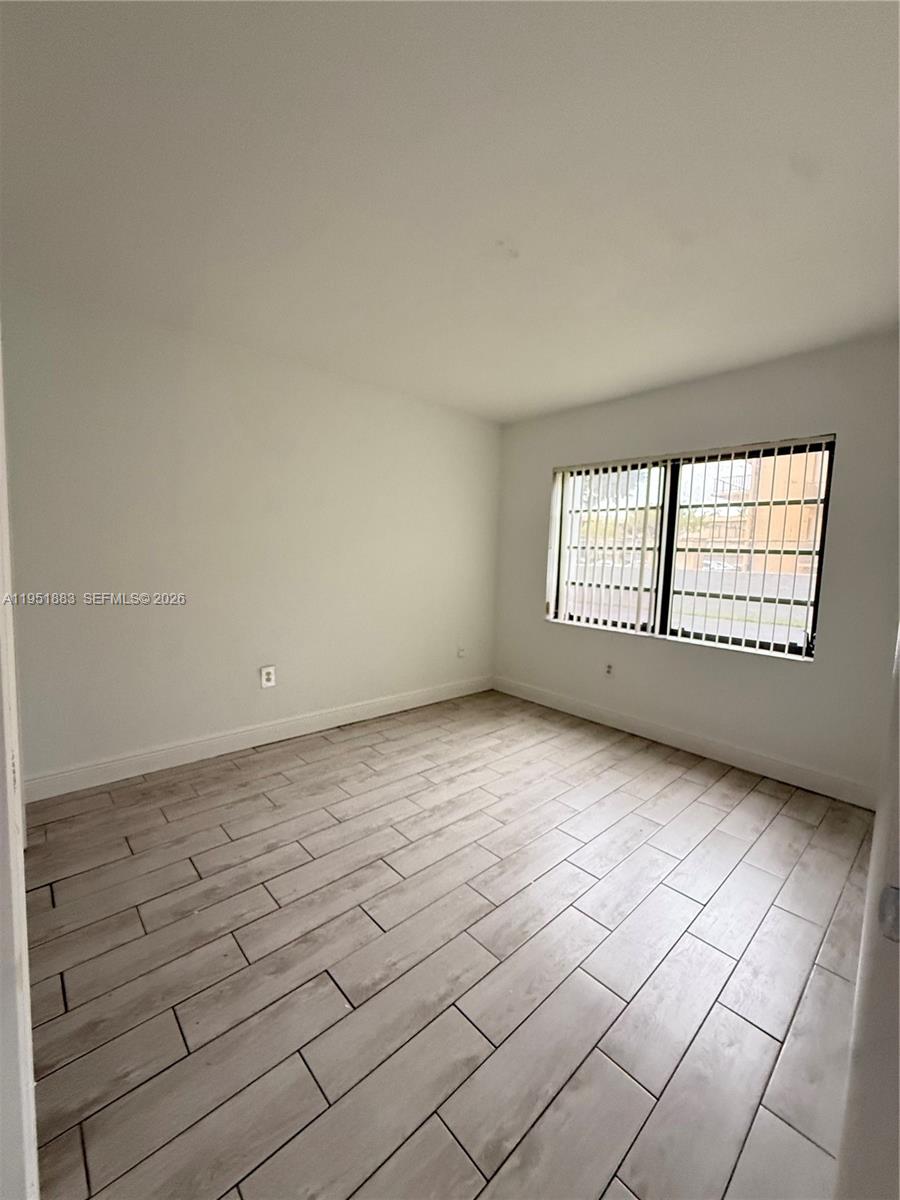 10431 N Kendall Dr #D104 Miami, FL 33176