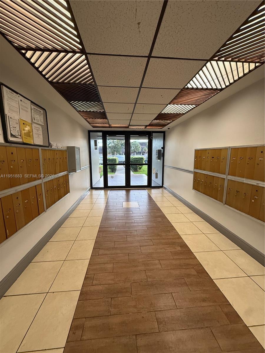 10431 N Kendall Dr #D104 Miami, FL 33176