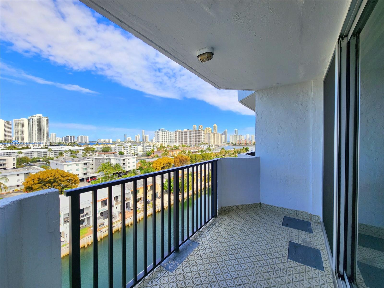 3703 NE 166th St #905 North Miami Beach, FL 33160