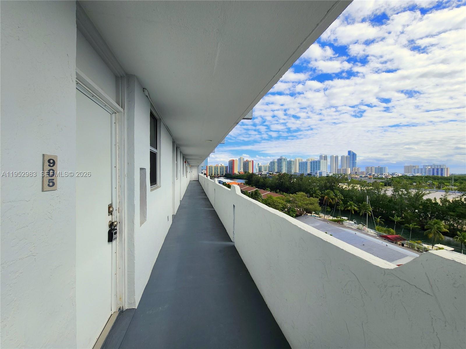 3703 NE 166th St #905 North Miami Beach, FL 33160