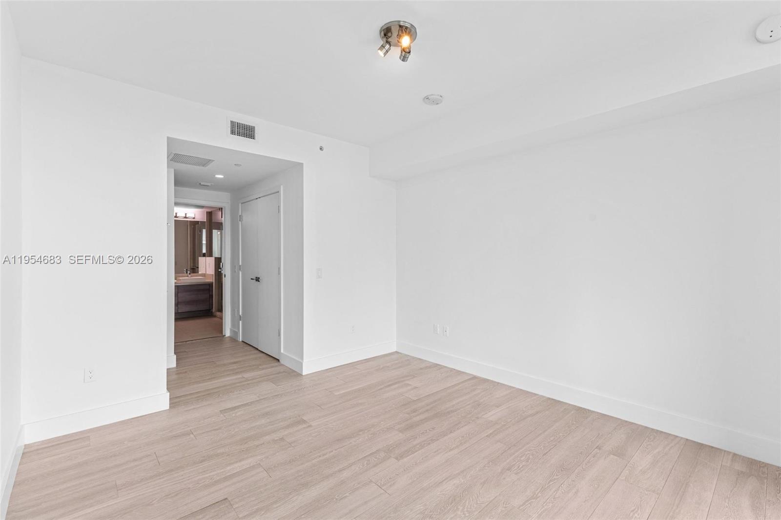 image The Bond on Brickell12