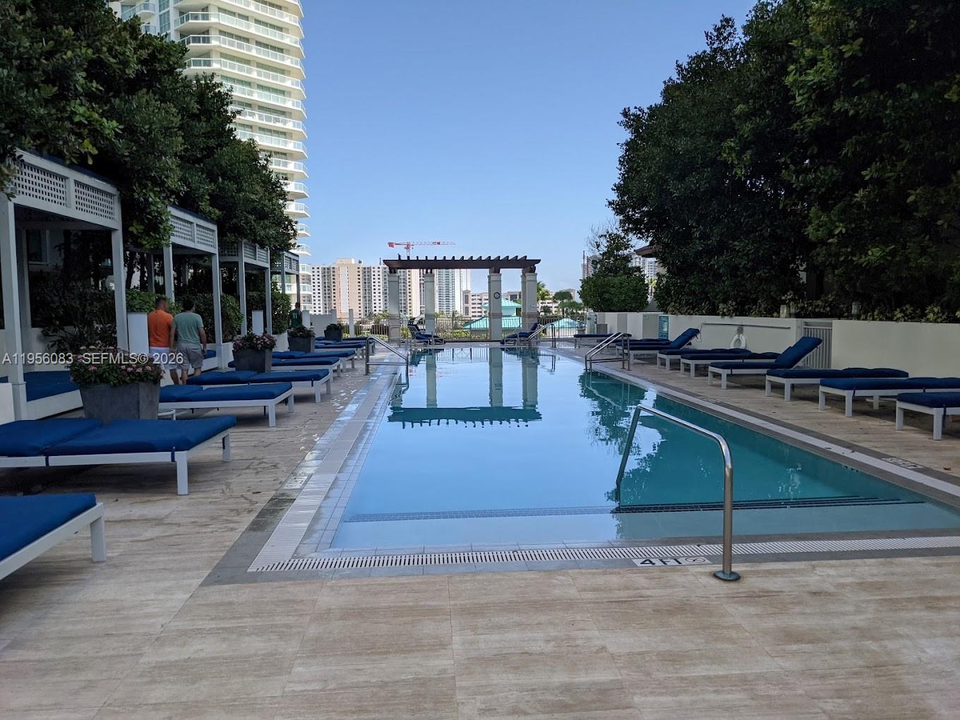 image St Tropez Sunny Isles10