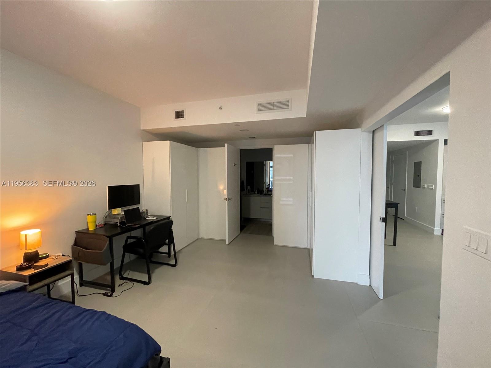 1010 Brickell Ave #3708 Miami, FL 33131