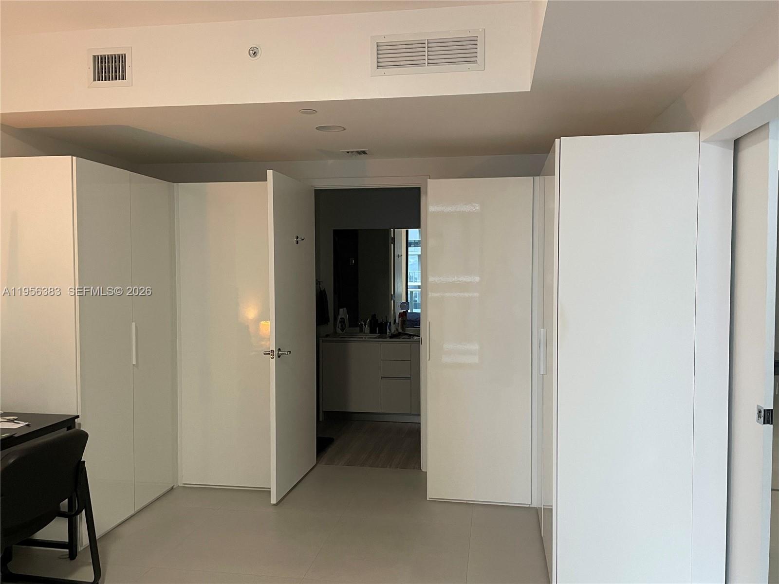 1010 Brickell Ave #3708 Miami, FL 33131