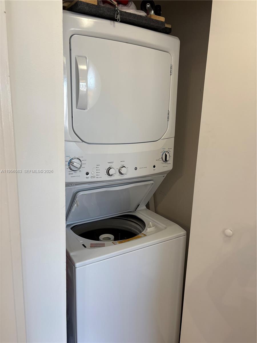 image The Venture at Aventura11