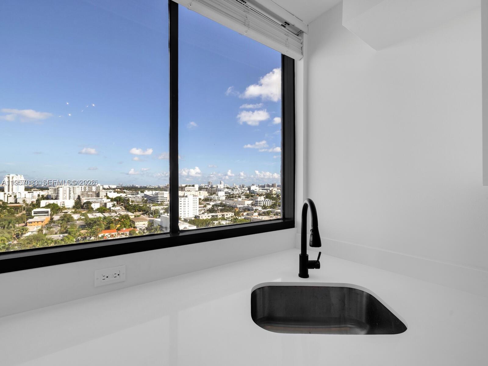 image The Waverly at South Beach8