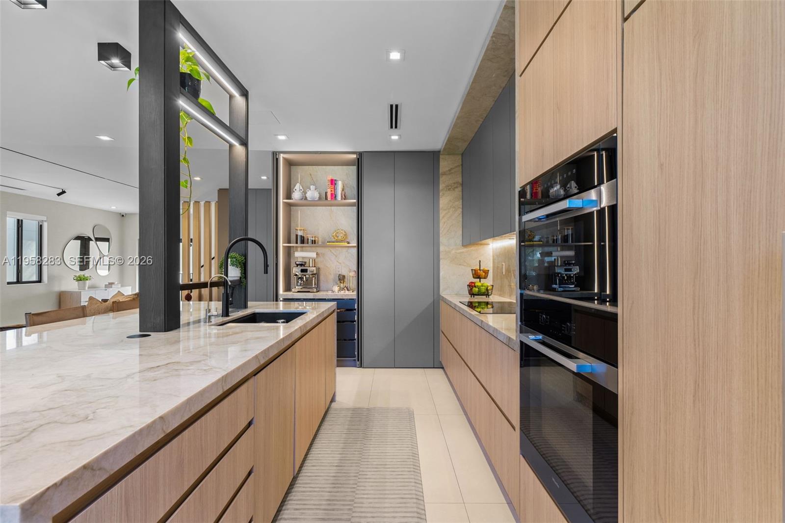 1077 Golden Cane Dr Weston, FL 33327