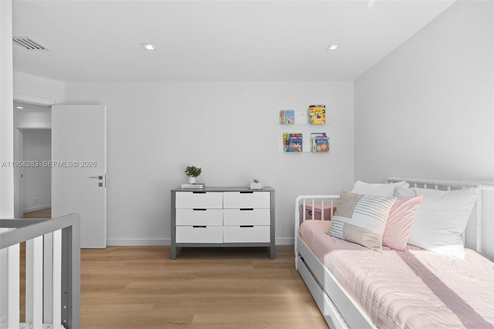 1077 Golden Cane Dr Weston, FL 33327