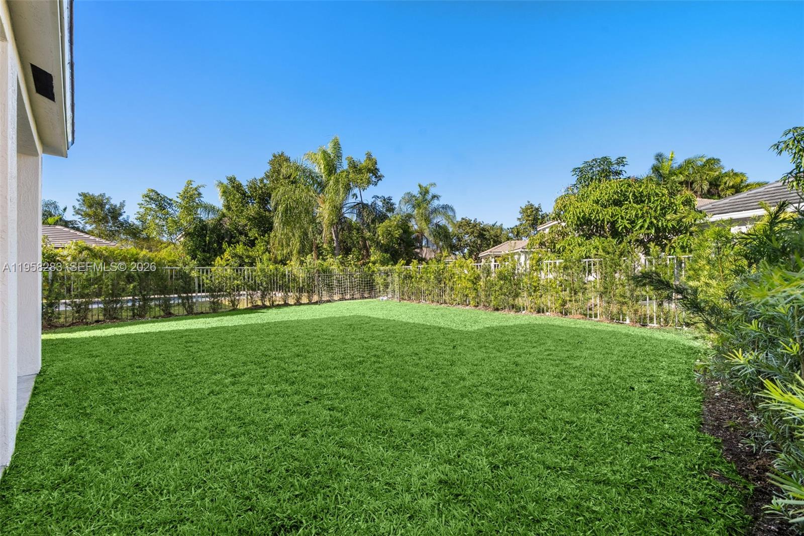 1077 Golden Cane Dr Weston, FL 33327