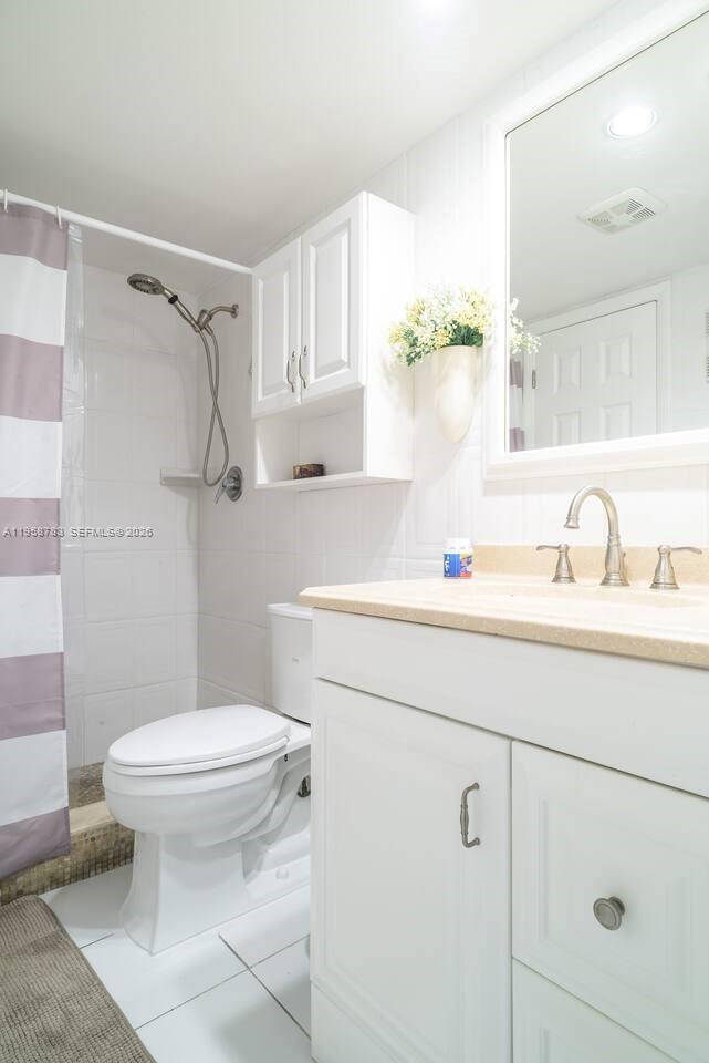 201 180th Dr #105 Sunny Isles Beach, FL 33160