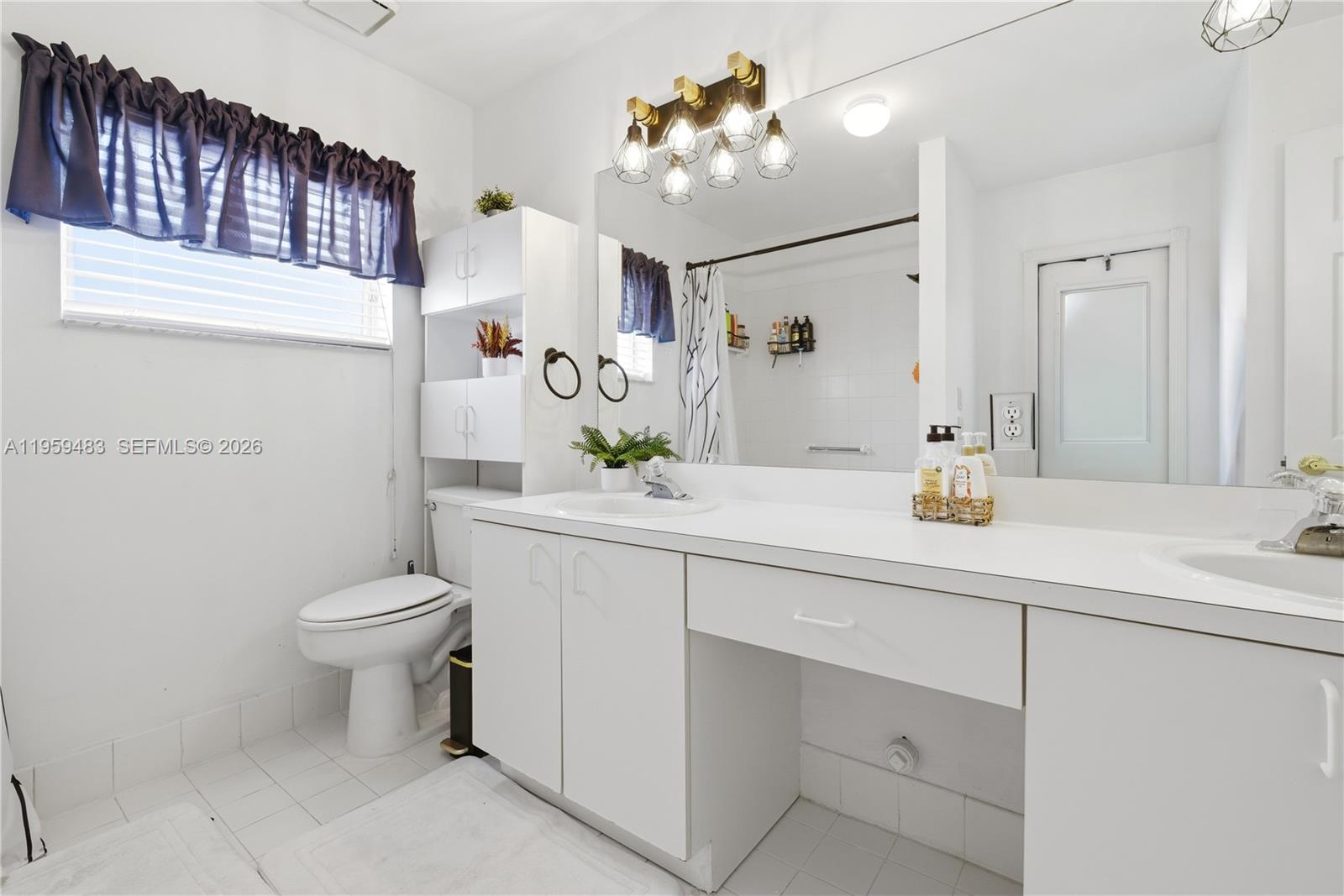 18427 NW 9th Ct Pembroke Pines, FL 33029