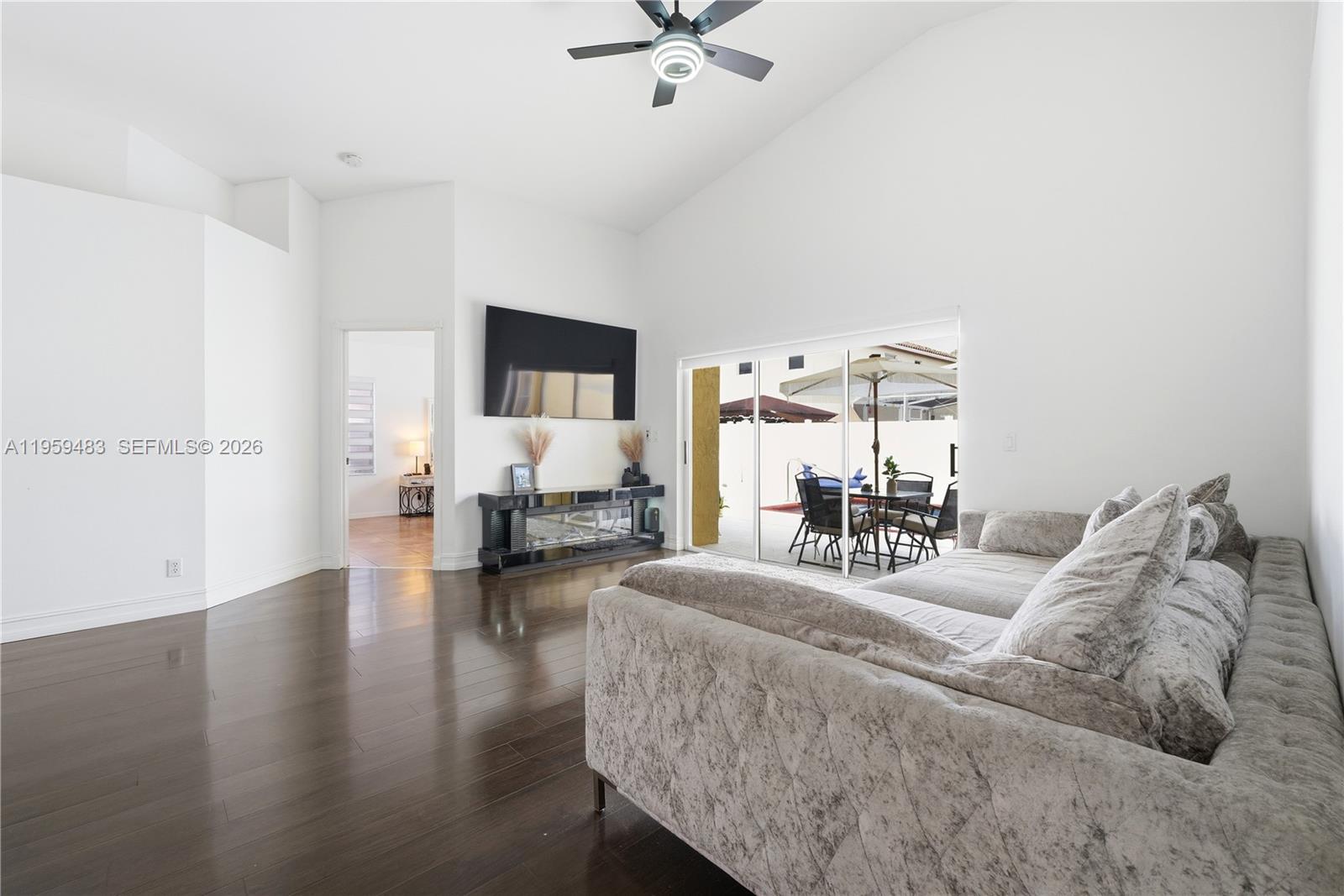 18427 NW 9th Ct Pembroke Pines, FL 33029