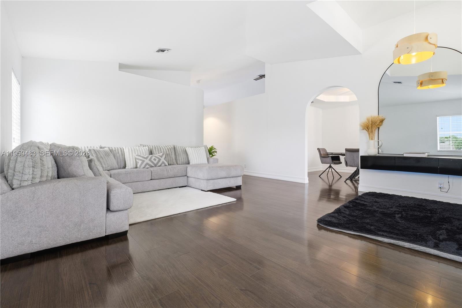 18427 NW 9th Ct Pembroke Pines, FL 33029