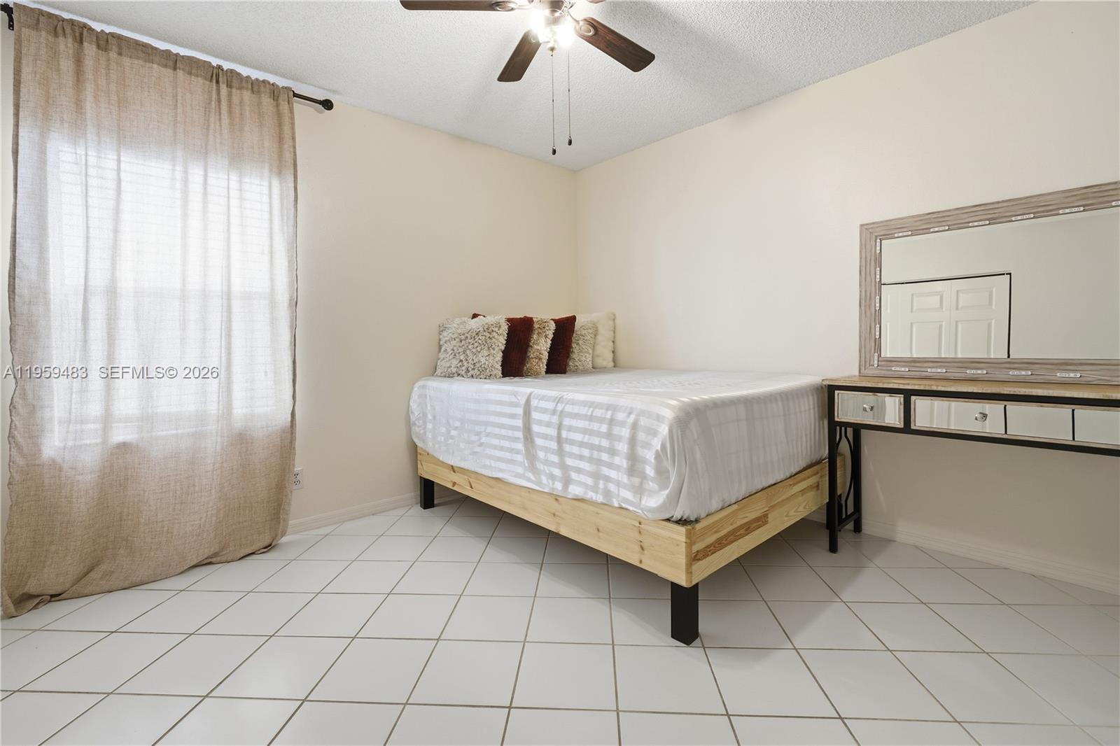 18427 NW 9th Ct Pembroke Pines, FL 33029