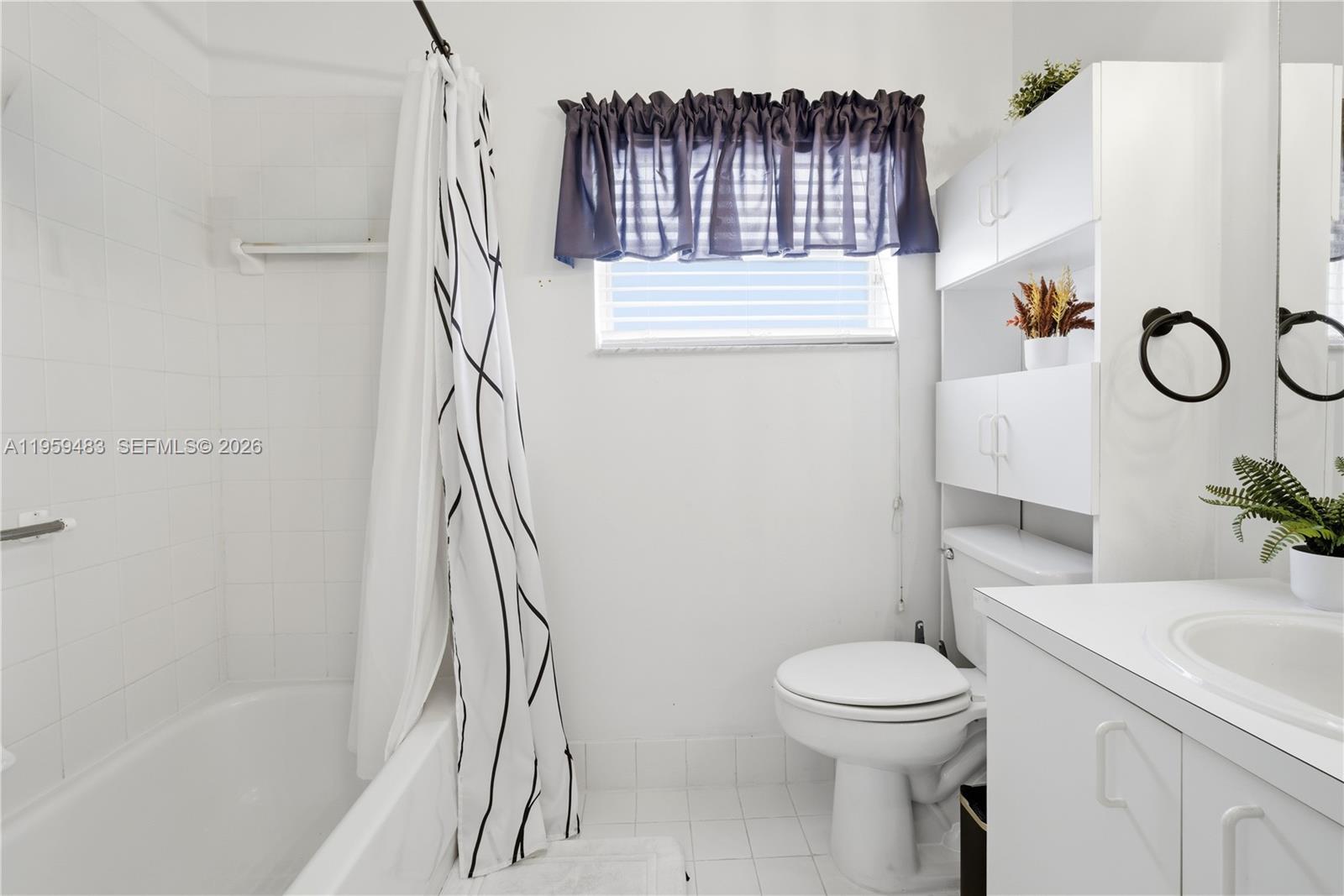 18427 NW 9th Ct Pembroke Pines, FL 33029