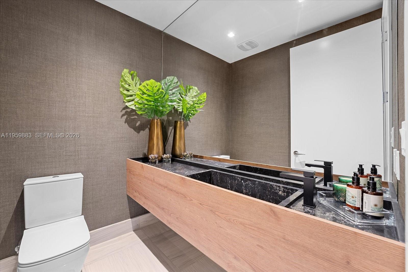 16901 Collins Ave #2503 Sunny Isles Beach, FL 33160