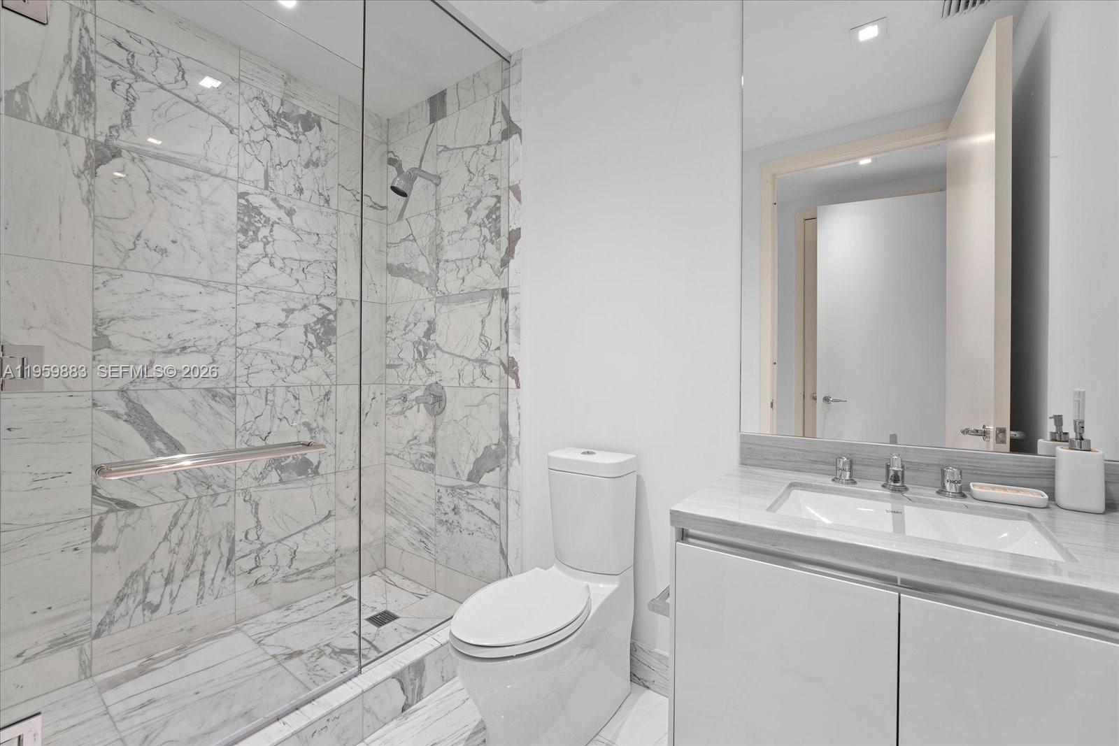 16901 Collins Ave #2503 Sunny Isles Beach, FL 33160