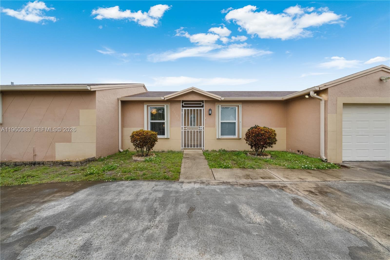 20103 NW 57th Pl Hialeah, FL 33015