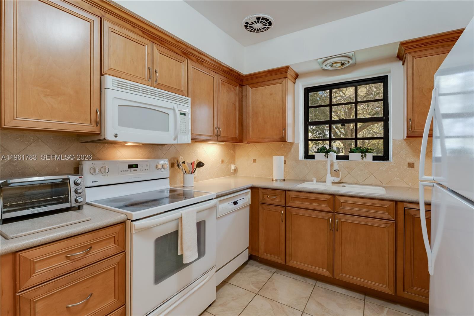 6901 Altamira St Coral Gables, FL 33146