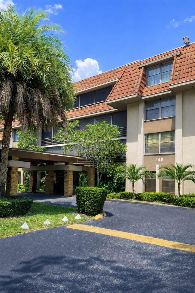 665 NE 195th St #119 Miami, FL 33179