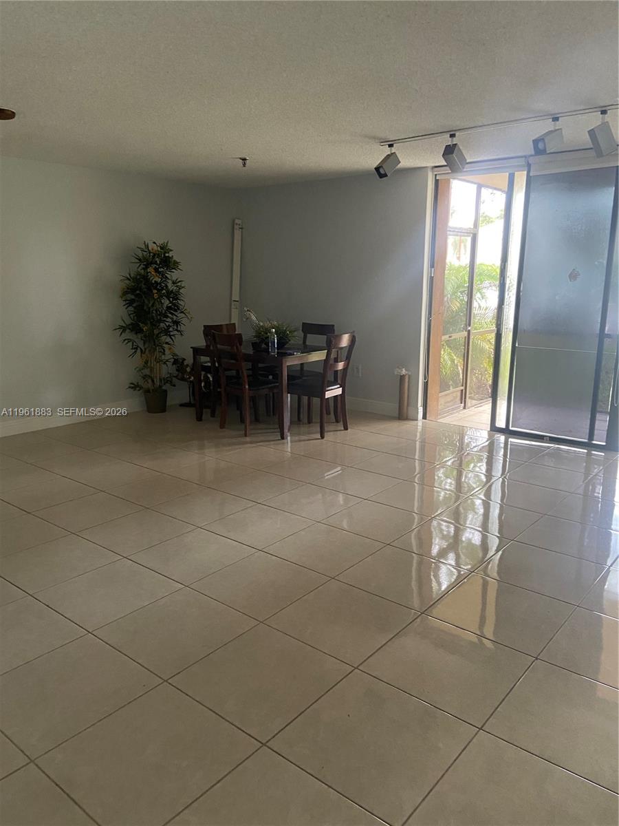 665 NE 195th St #119 Miami, FL 33179