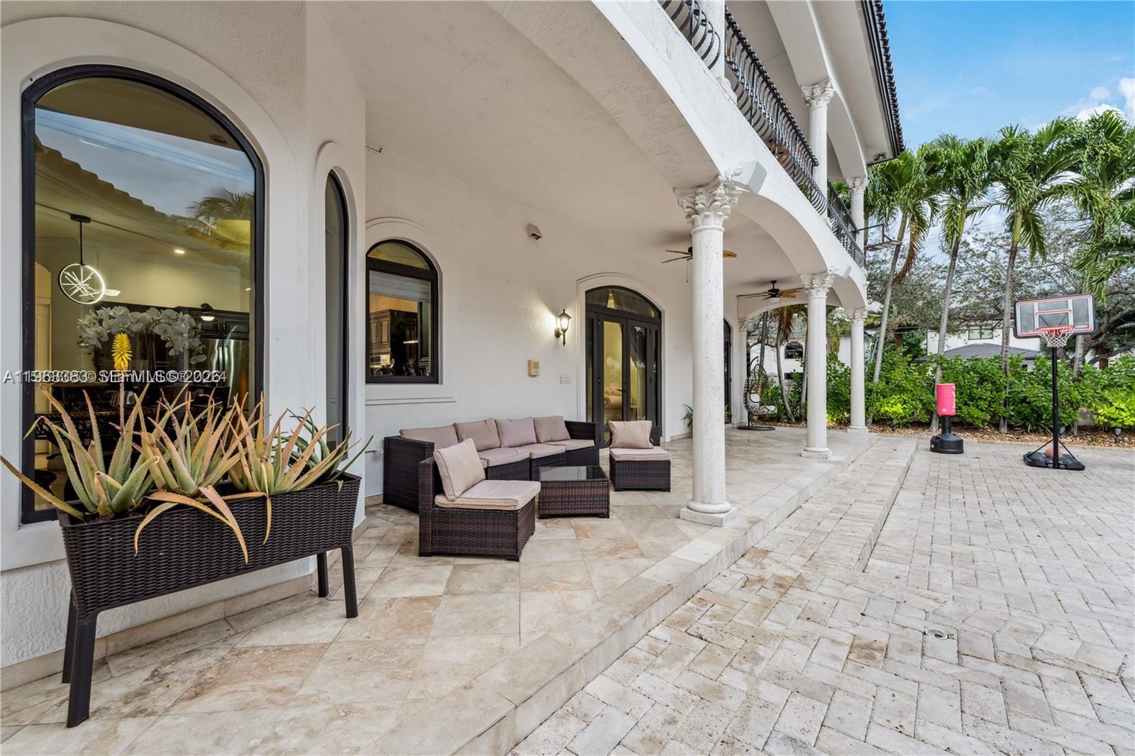 8200 NW 163rd St Miami Lakes, FL 33016