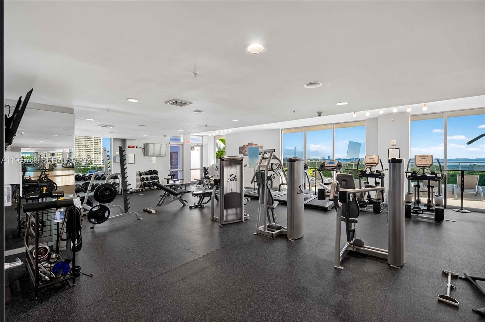 7901 S Hispanola Ave #1008 North Bay Village, FL 33141