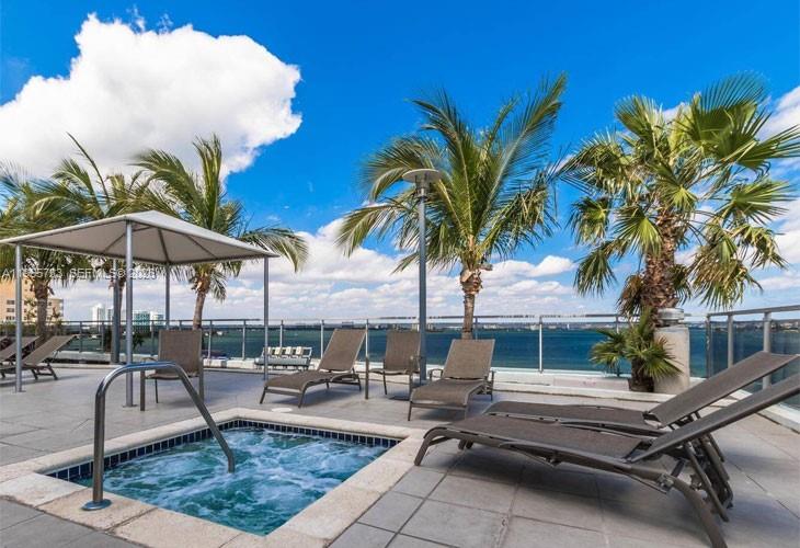 7901 S Hispanola Ave #1008 North Bay Village, FL 33141