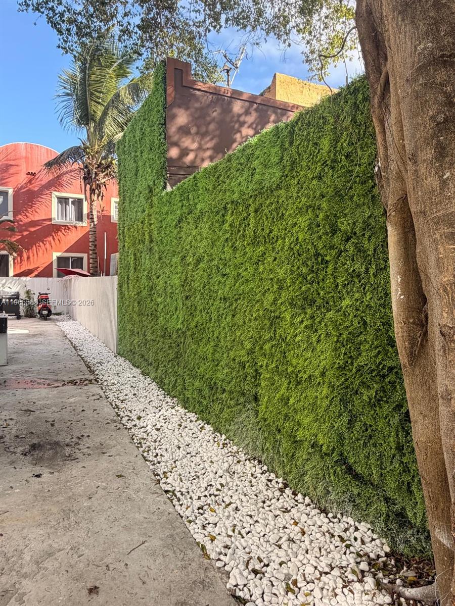 337 SW 10th Ave Miami, FL 33130